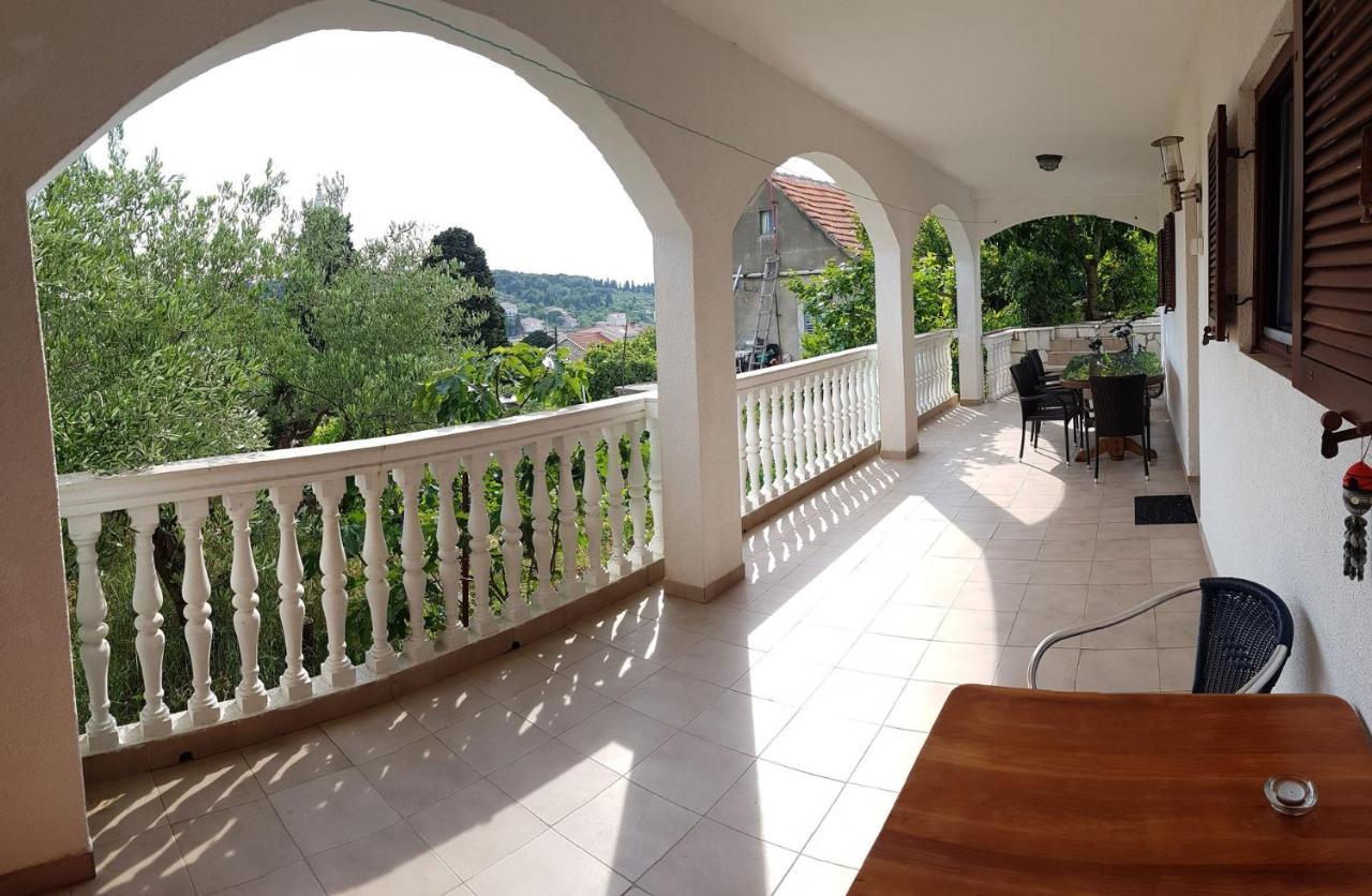 Apartmani Ela Prvić Luka Екстериор снимка