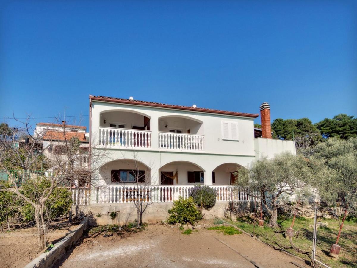 Apartmani Ela Prvić Luka Екстериор снимка