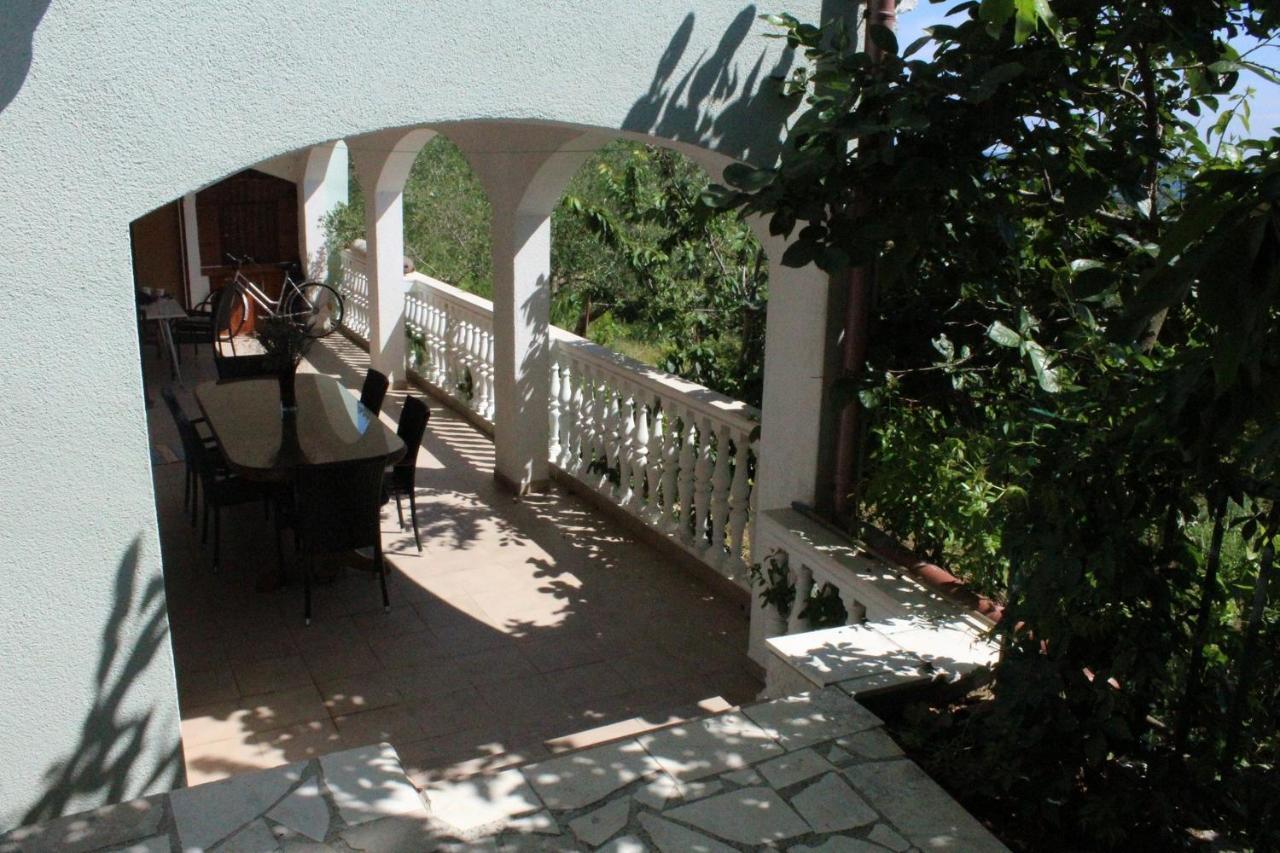 Apartmani Ela Prvić Luka Екстериор снимка
