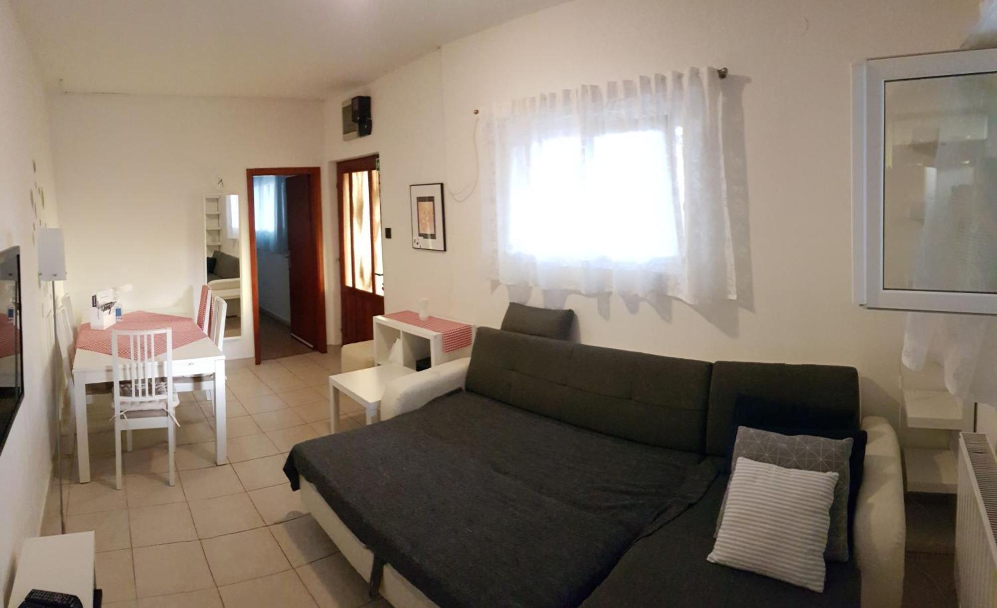 Apartmani Ela Prvić Luka Екстериор снимка