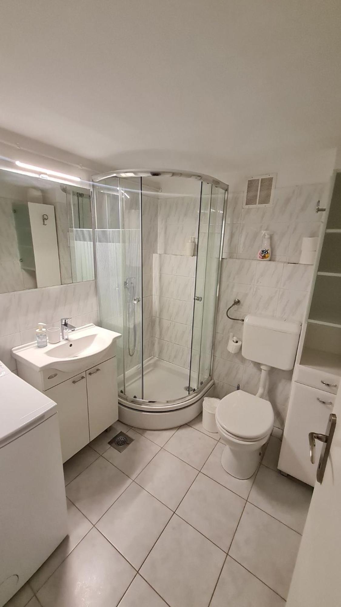 Apartmani Ela Prvić Luka Екстериор снимка
