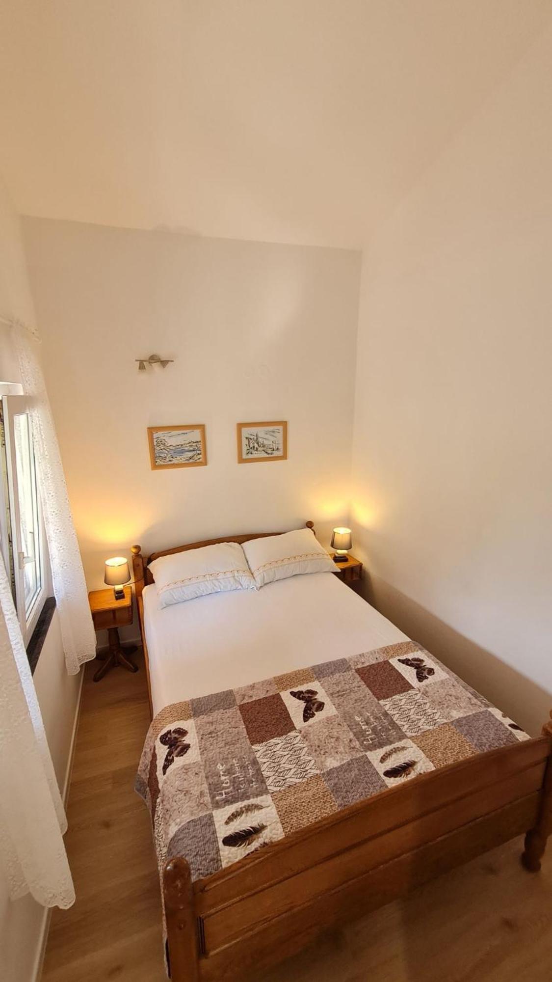 Apartmani Ela Prvić Luka Екстериор снимка