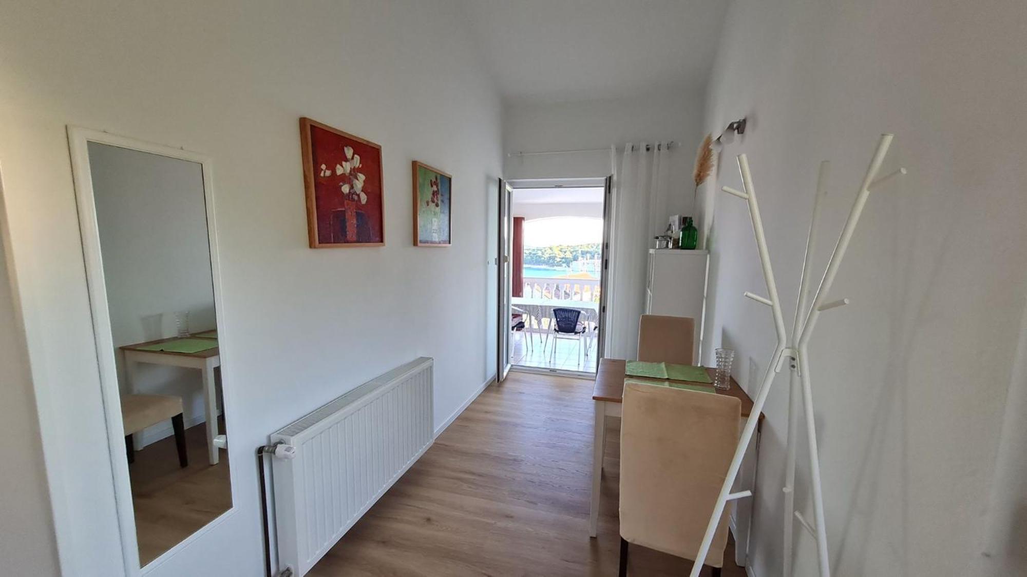 Apartmani Ela Prvić Luka Екстериор снимка