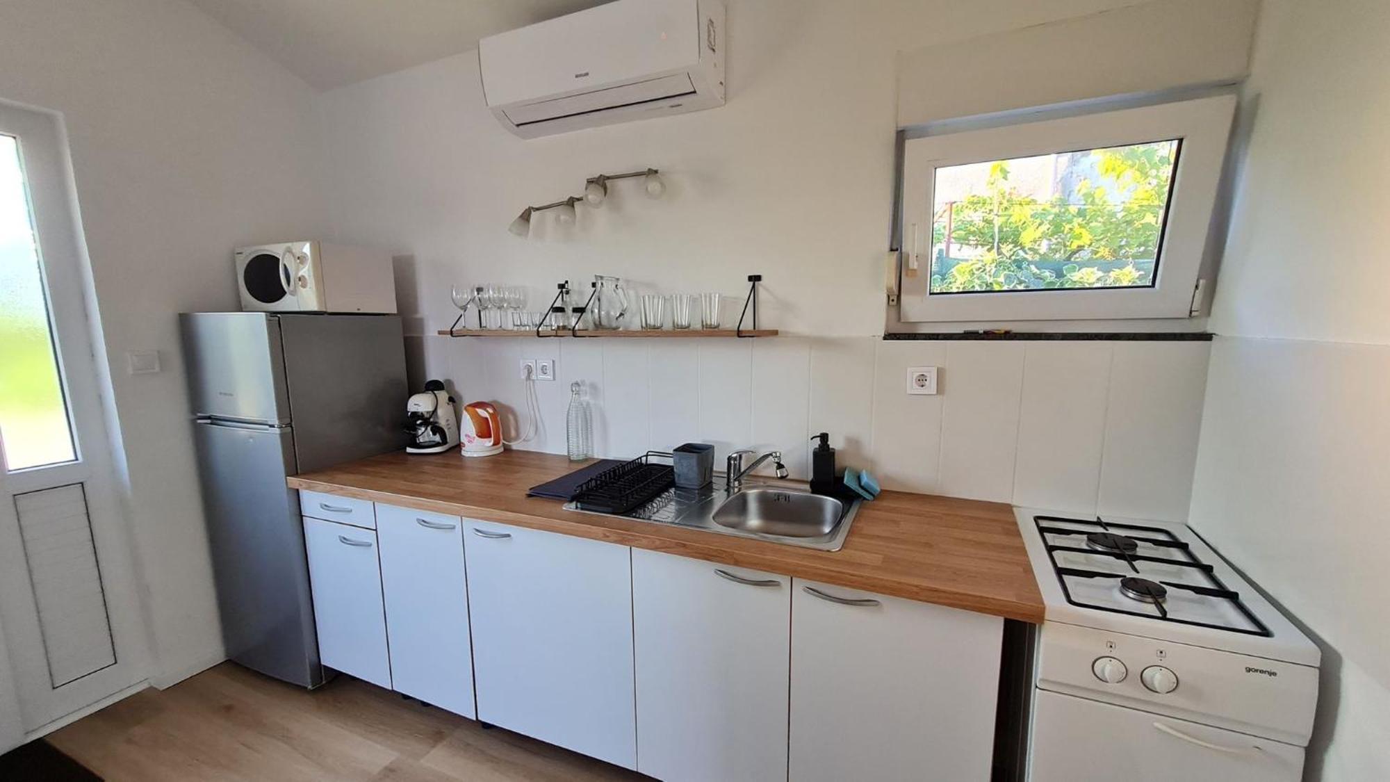 Apartmani Ela Prvić Luka Екстериор снимка